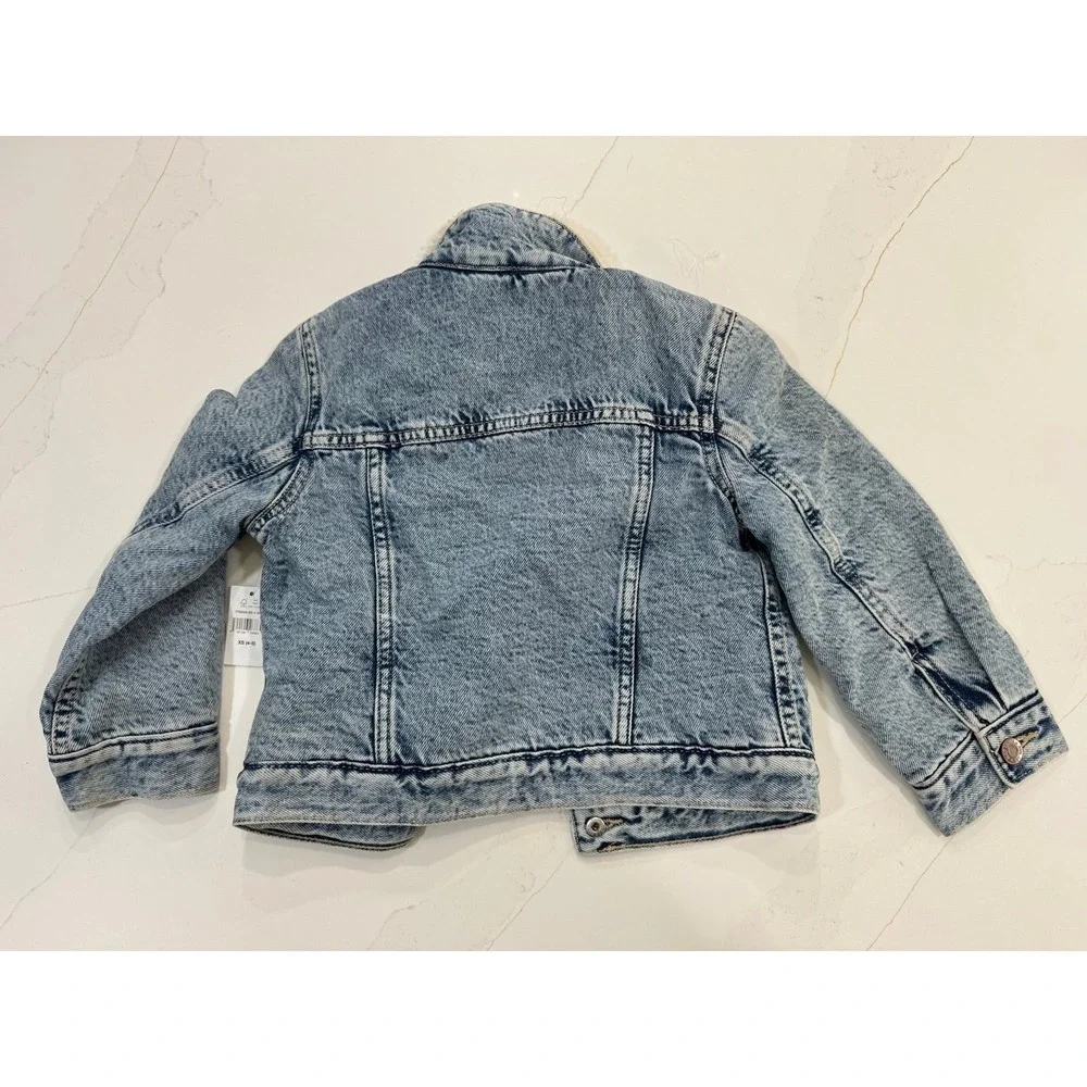 Gap denim‎ jacket size XS 4-5